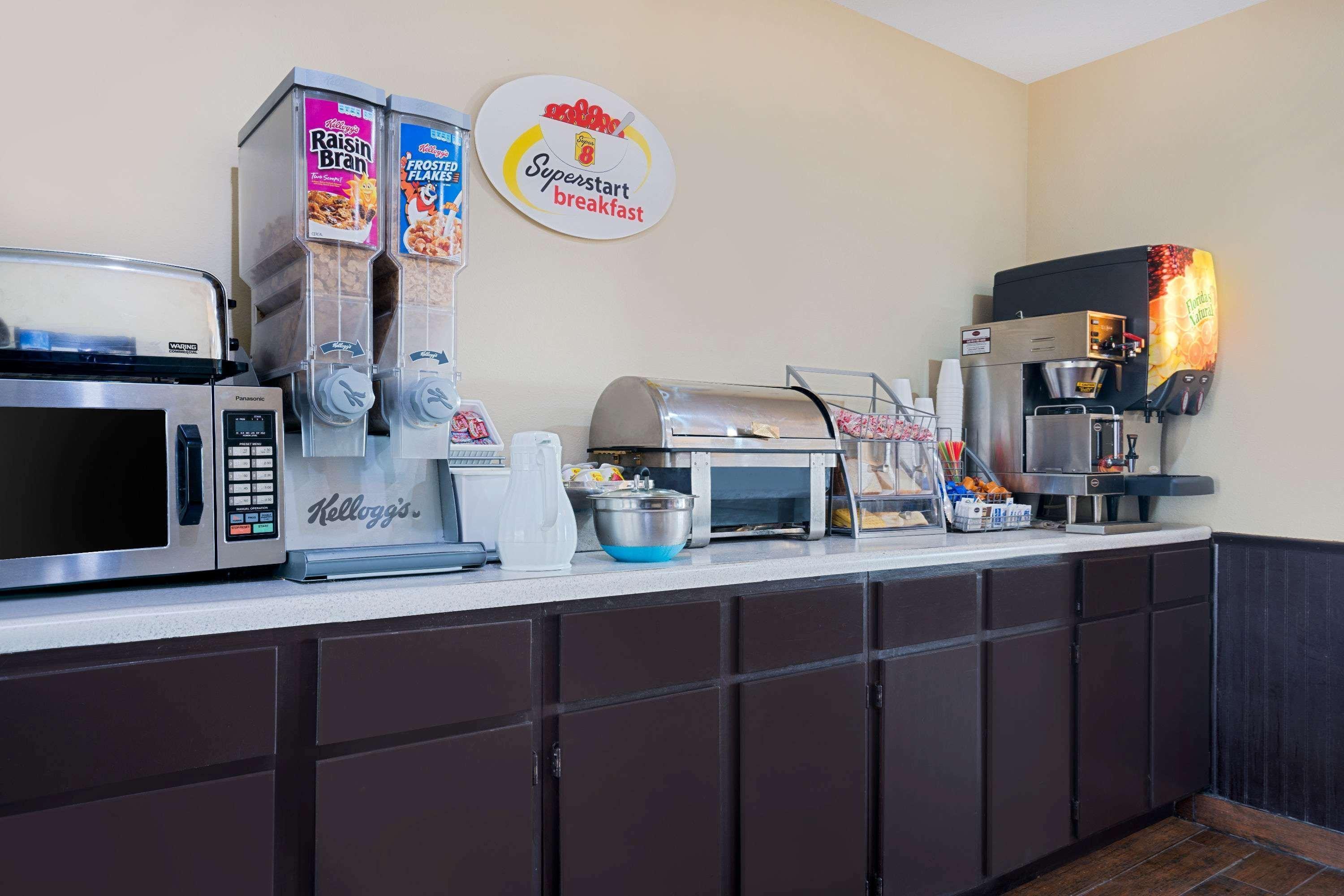 Super 8 By Wyndham Marshall Mn Eksteriør bilde